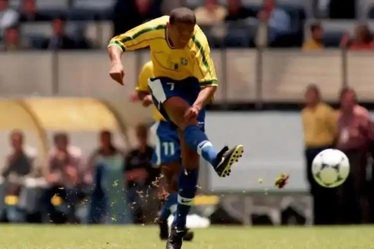 球迷们将矛 球迷们将矛